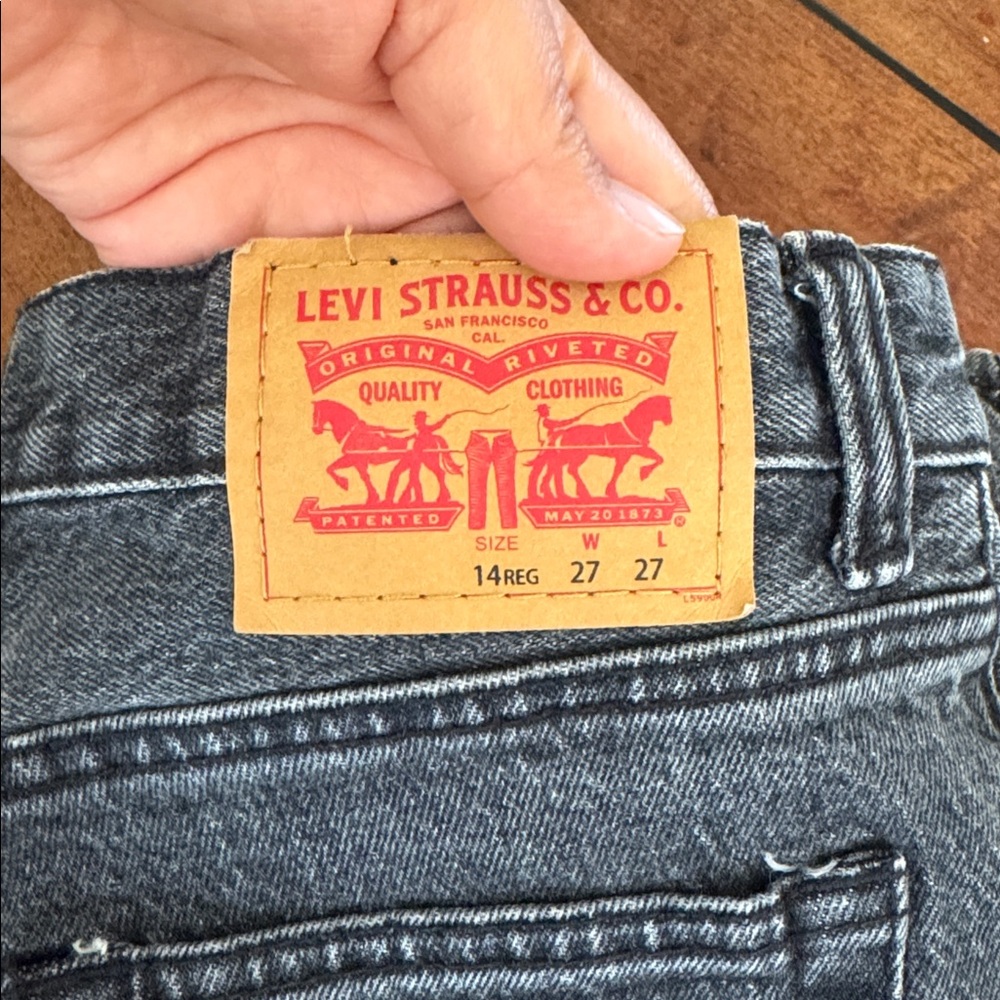 Levi’s Jeans - Picture 2 of 5